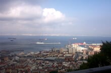 Generate a random place in Algeciras