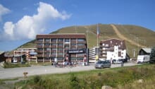 Generate a random place in Alpe d'Huez