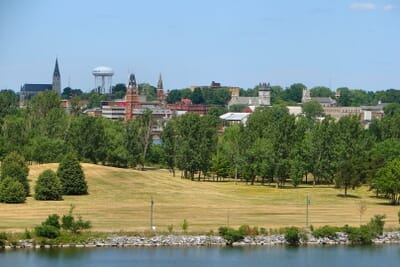 Belleville, Canada - Flight deals from BLV airport