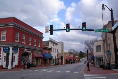 Blacksburg, الولايات المتحدة - Flight deals from BCB airport