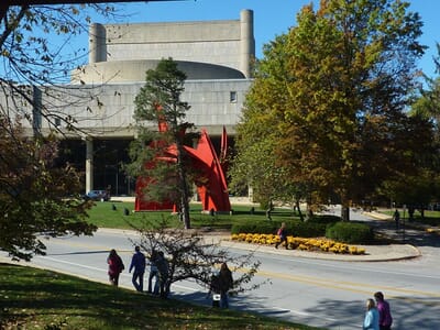 Bloomington, الولايات المتحدة - Flight deals from BMG airport