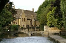 Generate a random place in Bourton-on-the-Water