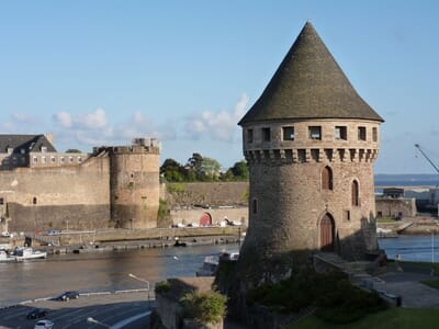 Brest, Francia - Flight deals from BES airport