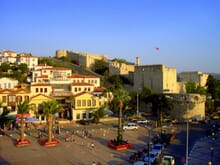 Generate a random place in Çeşme