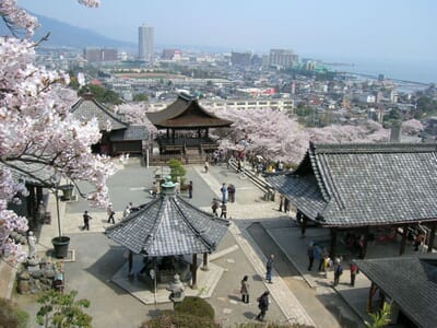 Shiga, Japon - Flight deals from SDO airport
