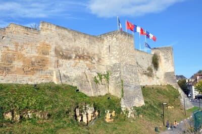 Caen, Francia - Flight deals from CFR airport