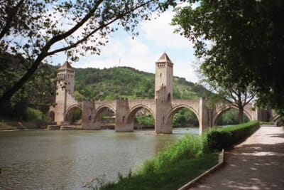 Cahors, Francia - Flight deals from ZAO airport