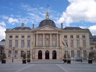 Châlons-en-Champagne, Francia - Flight deals from XCR airport