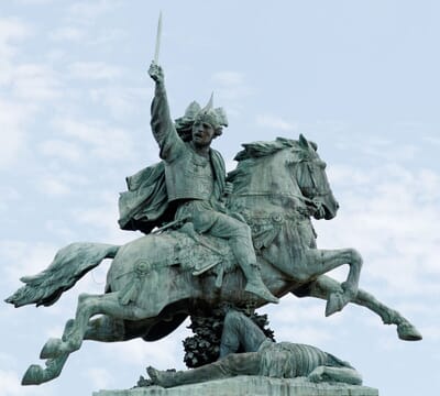 Clermont-Ferrand, Francia - Flight deals from CFE airport