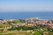 Generate a random place in Comillas