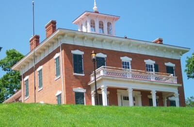 Davenport, الولايات المتحدة - Flight deals from DVN airport