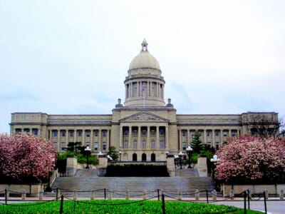 Frankfort, الولايات المتحدة - Flight deals from FFT airport