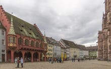 Generate a random place in Freiburg