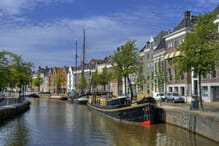 Generate a random place in Groningen