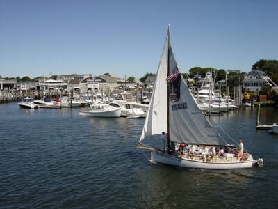 Hyannis, الولايات المتحدة - Flight deals from HYA airport