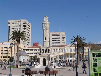 Izmir, Türkei - Flight deals from IZM airport