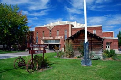 Klamath Falls, الولايات المتحدة - Flight deals from LMT airport