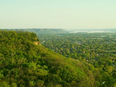 La Crosse, الولايات المتحدة - Flight deals from LSE airport