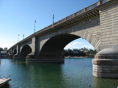 Lake Havasu City, الولايات المتحدة - Flight deals from HII airport