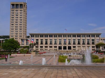 Le Havre, Francia - Flight deals from LEH airport