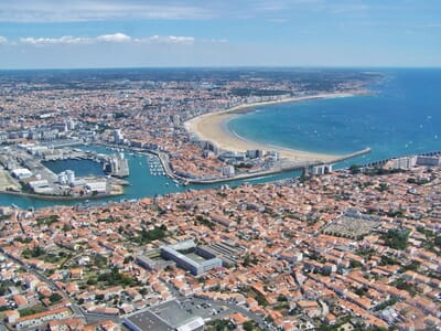 Les Sables-d'Olonne, Francia - Flight deals from LSO airport