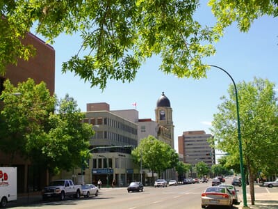 Lethbridge, Canada - Flight deals from YQL airport