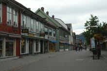 Generate a random place in Lillehammer