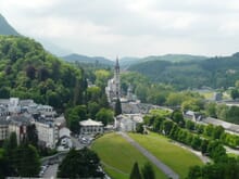 Generate a random place in Lourdes