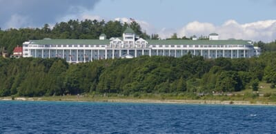 Mackinac Island, الولايات المتحدة - Flight deals from MCD airport