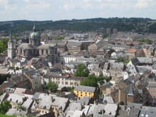Generate a random place in Namur