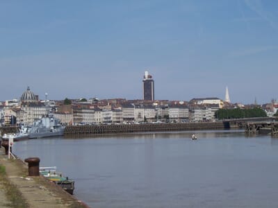 Nantes, Francia - Flight deals from NTE airport