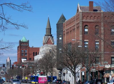 Nashua, الولايات المتحدة - Flight deals from ASH airport