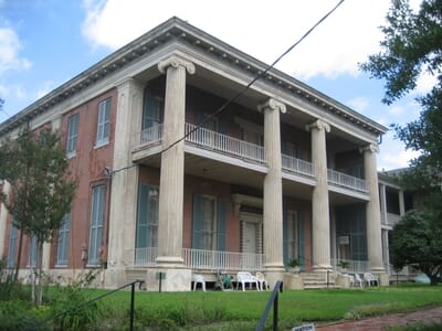 Natchez, الولايات المتحدة - Flight deals from HEZ airport