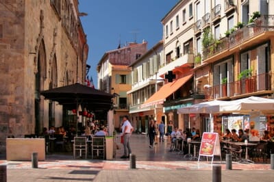 Perpignan, Francia - Flight deals from PGF airport