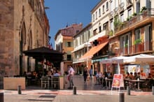 Generate a random place in Perpignan