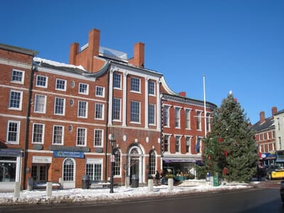 Portsmouth, الولايات المتحدة - Flight deals from PMH airport