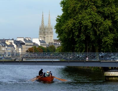 Quimper, Francia - Flight deals from UIP airport