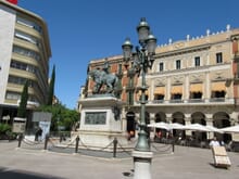 Generate a random place in Reus