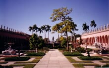 Generate a random place in Sarasota