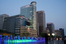 Generate a random place in Seoul