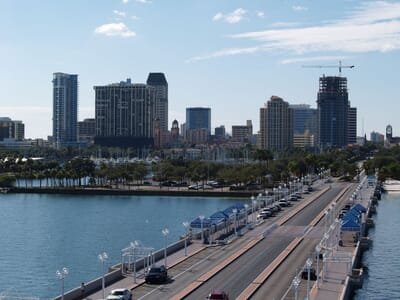 Saint Petersburg, الولايات المتحدة - Flight deals from LED airport