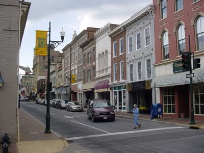 Staunton, الولايات المتحدة - Flight deals from SHD airport