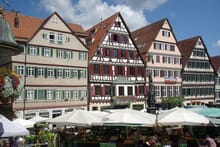 Generate a random place in Tübingen