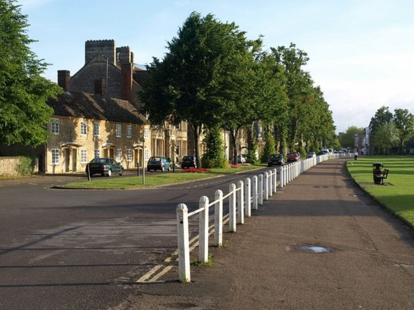Witney Travel Guide, Cheap Flights, Places to See